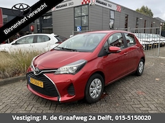 Toyota Yaris - 1.0 VVT-i Trend | Camera | Climate Control | Rijstrooksensor |