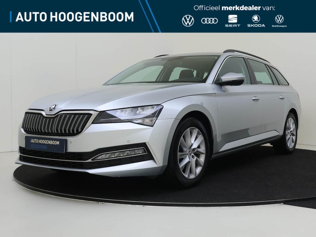 Skoda Superb Combi - 1.4 TSI iV Business Edition | Stoelverwarming | Adaptieve demping | Navigatie | Parkeersen - AutoWereld.nl