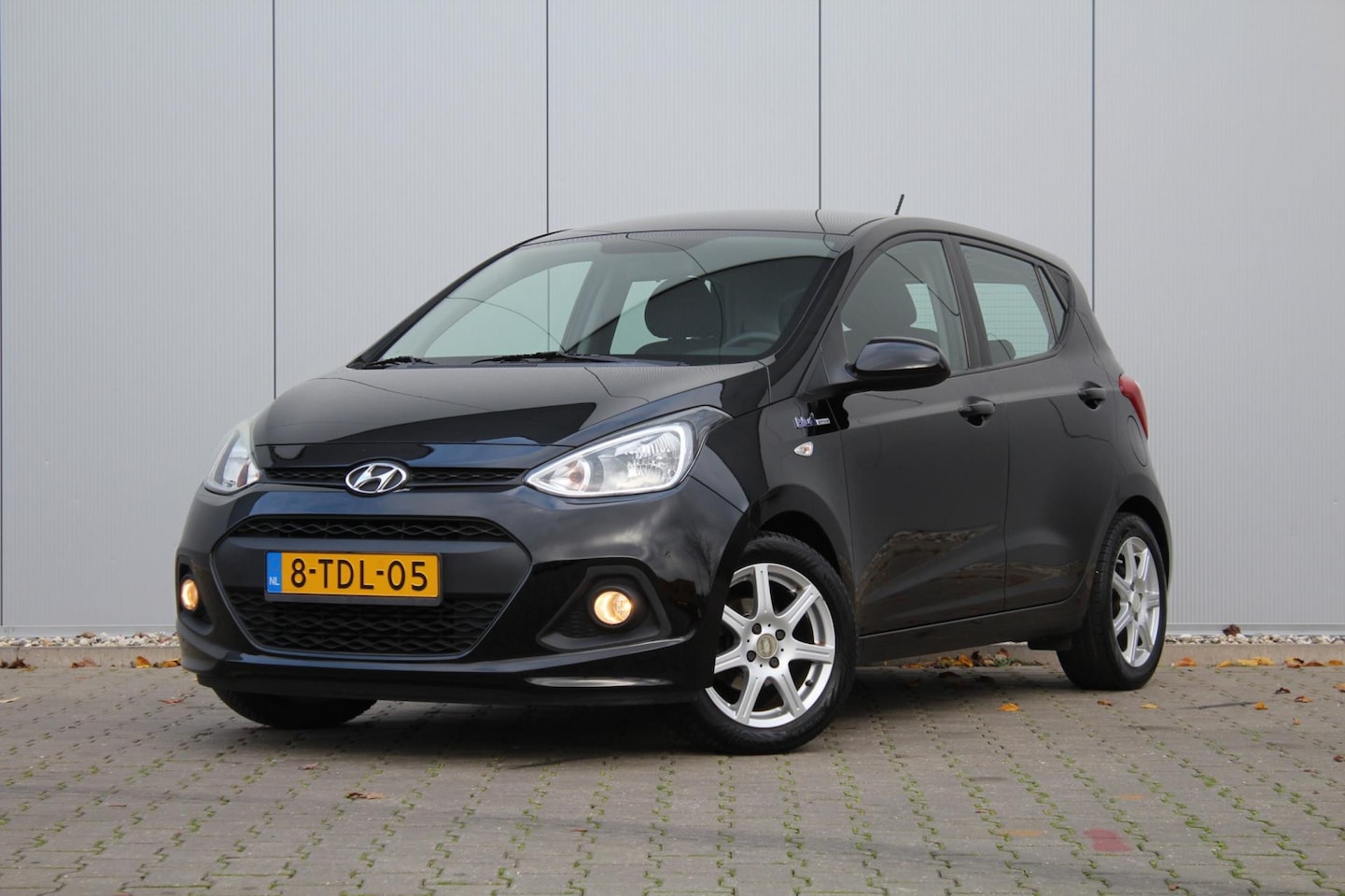 Hyundai i10 - 1.0i i-Motion Comfort | Navigatie | PDC | Climate control | NAP | APK | - AutoWereld.nl