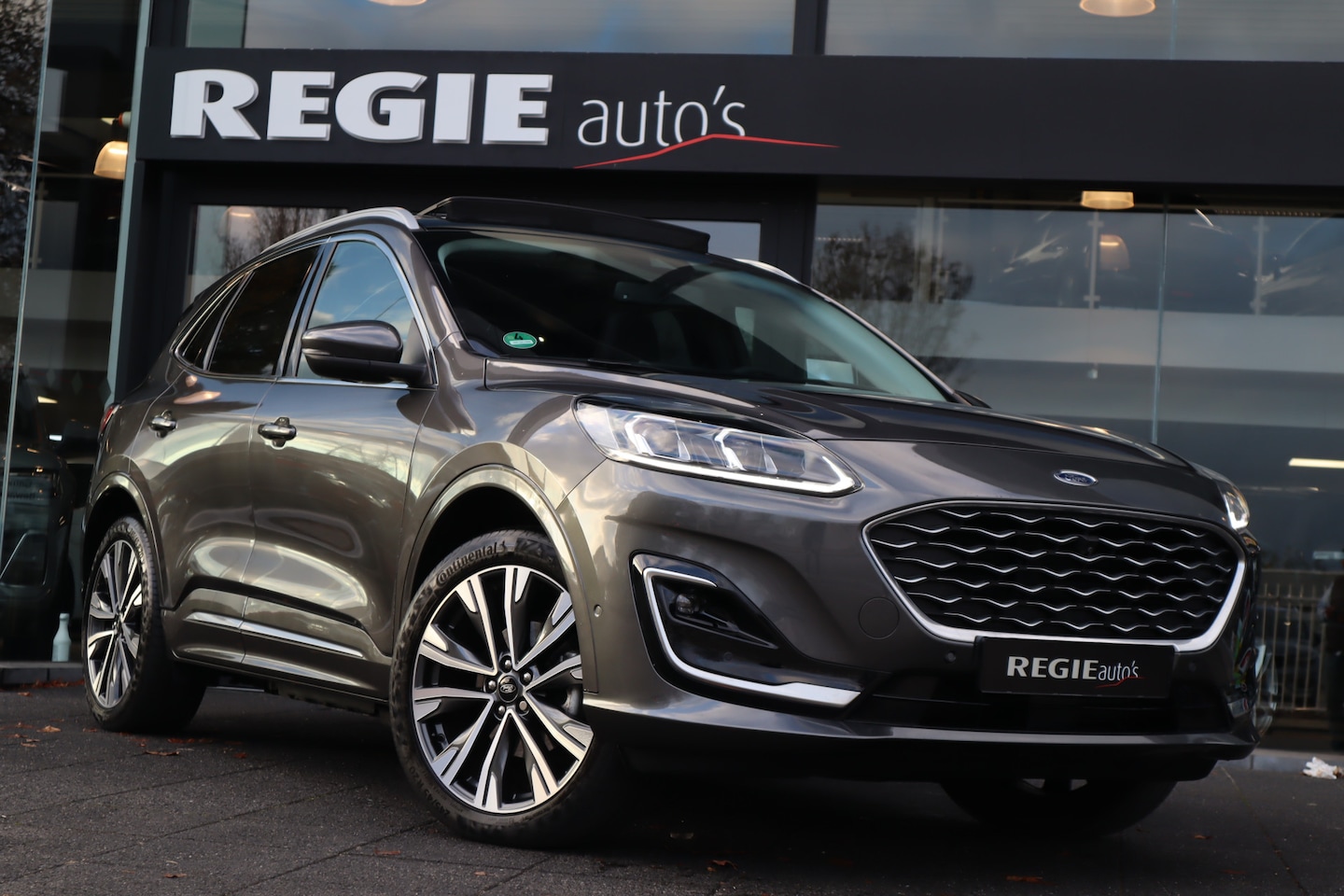 Ford Kuga - 2.5 PHEV Vignale Schuifdak HuD Leer Navi Camera LED - AutoWereld.nl