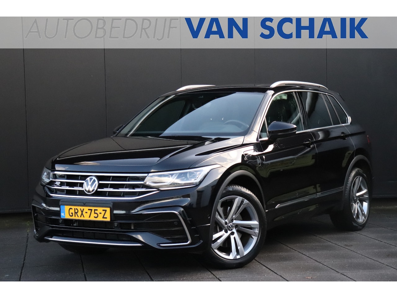 Volkswagen Tiguan - 1.4 TSI eHybrid R-Line Business+ | DSG | PANO | STOEL/STUURVERW. | 360° CAMERA | VIRTUAL C - AutoWereld.nl