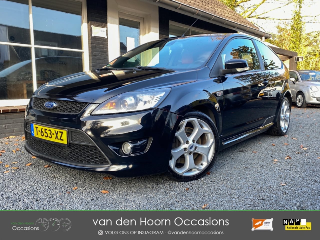 Ford Focus - 2.5 ST RECARO | 225 PK | NW BANDEN | NW APK - AutoWereld.nl