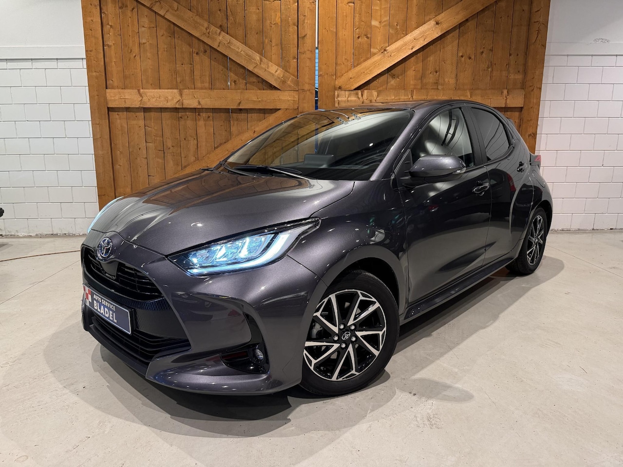 Toyota Yaris - 1.5 Hybrid Apple carplay/Camera/LED - AutoWereld.nl