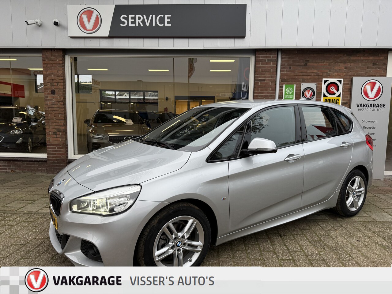 BMW 2-serie Active Tourer - 218i Centennial Executive | automaat | lichtmetalen wielen | M pakket | - AutoWereld.nl