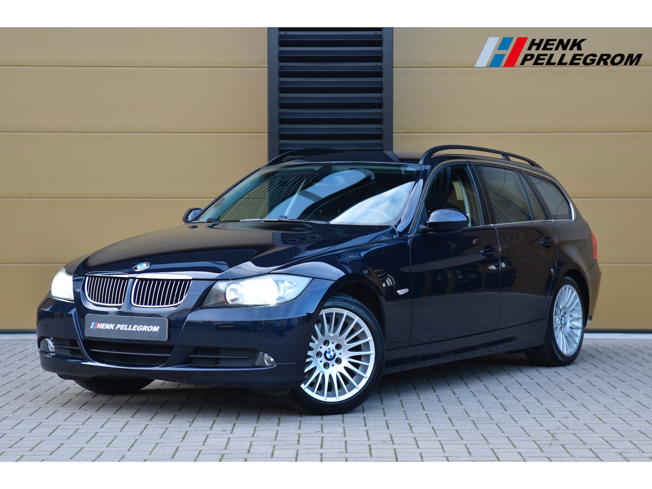 BMW 3-serie Touring - 325i Executive * Automaat * 17 Inch * Cruise control * Trekhaak - AutoWereld.nl