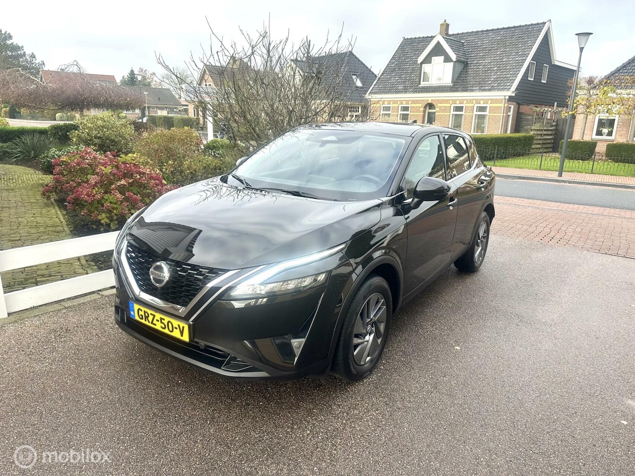 Nissan Qashqai - 1.3 MHEV HYBRID AUTOMAAT ACENTA CAMERA GROOT NAVIGATIE AFNEEMBARE TREKHAAK CARPLAY NETTE A - AutoWereld.nl