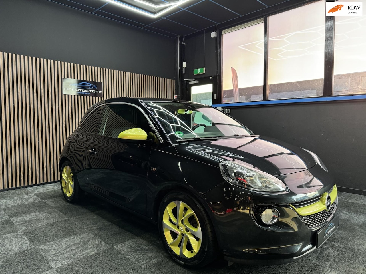 Opel ADAM - 1.4 Slam 2e Eig Cruise Airco Bluetooth Verw Stuur Stoelverw - AutoWereld.nl