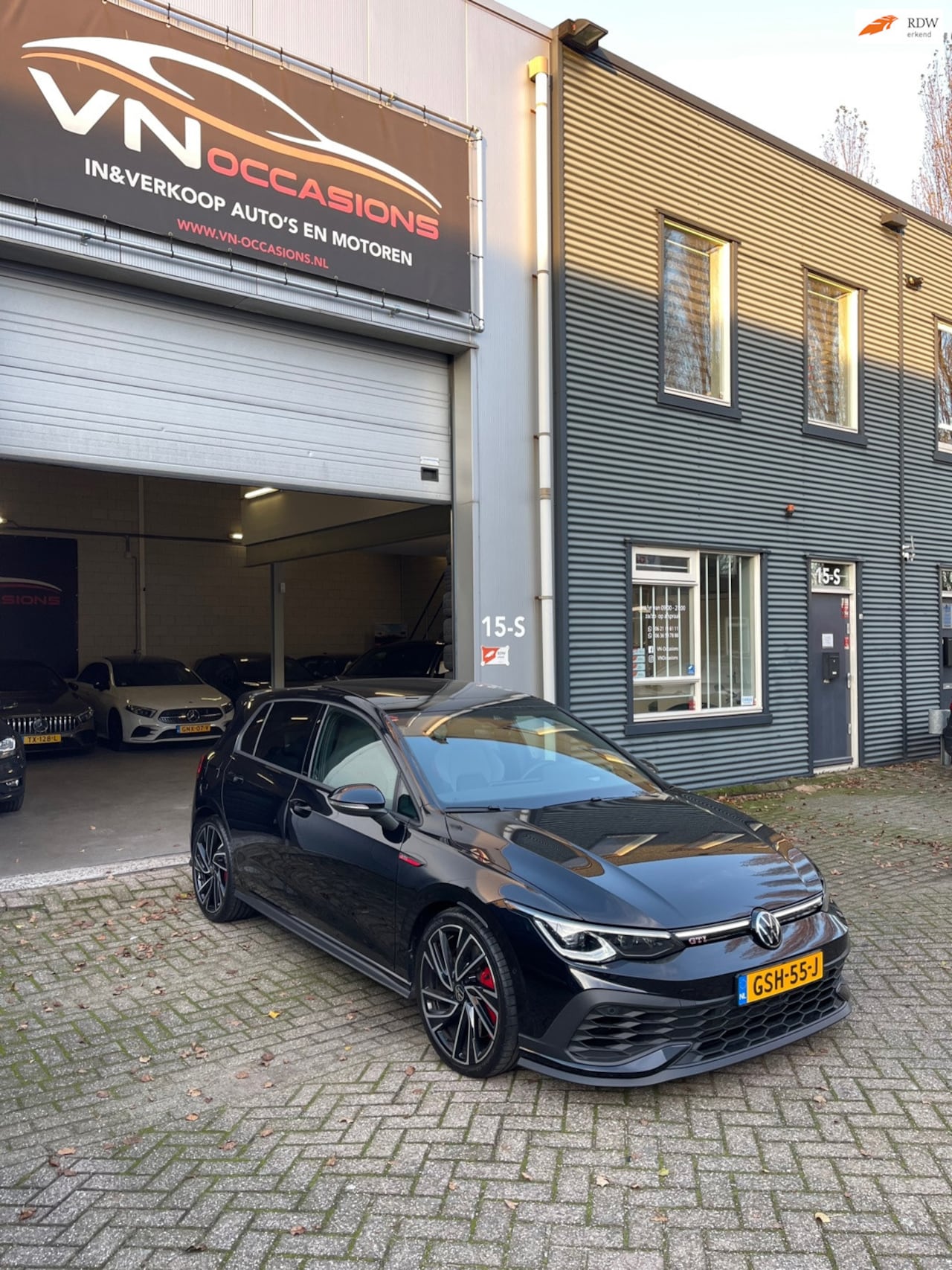 Volkswagen Golf - 2.0 TSI GTI CLUBSPORT 300 PK FULL OPTION - AutoWereld.nl