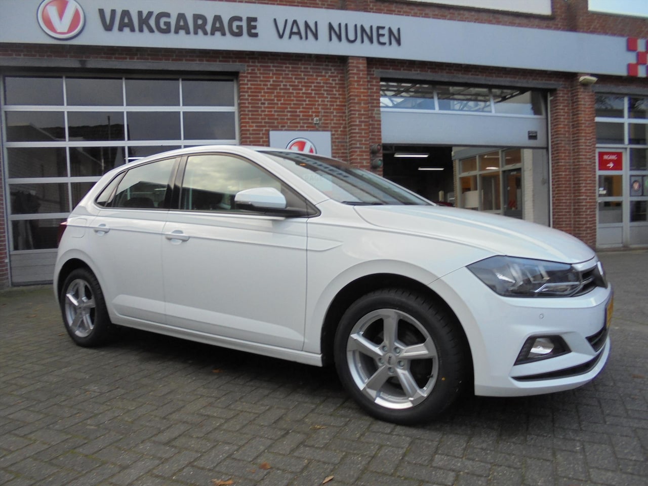 Volkswagen Polo - 1.0 TSI 95pk Comfortline||LMV||PDC||Camera||Airco||Navi|| - AutoWereld.nl