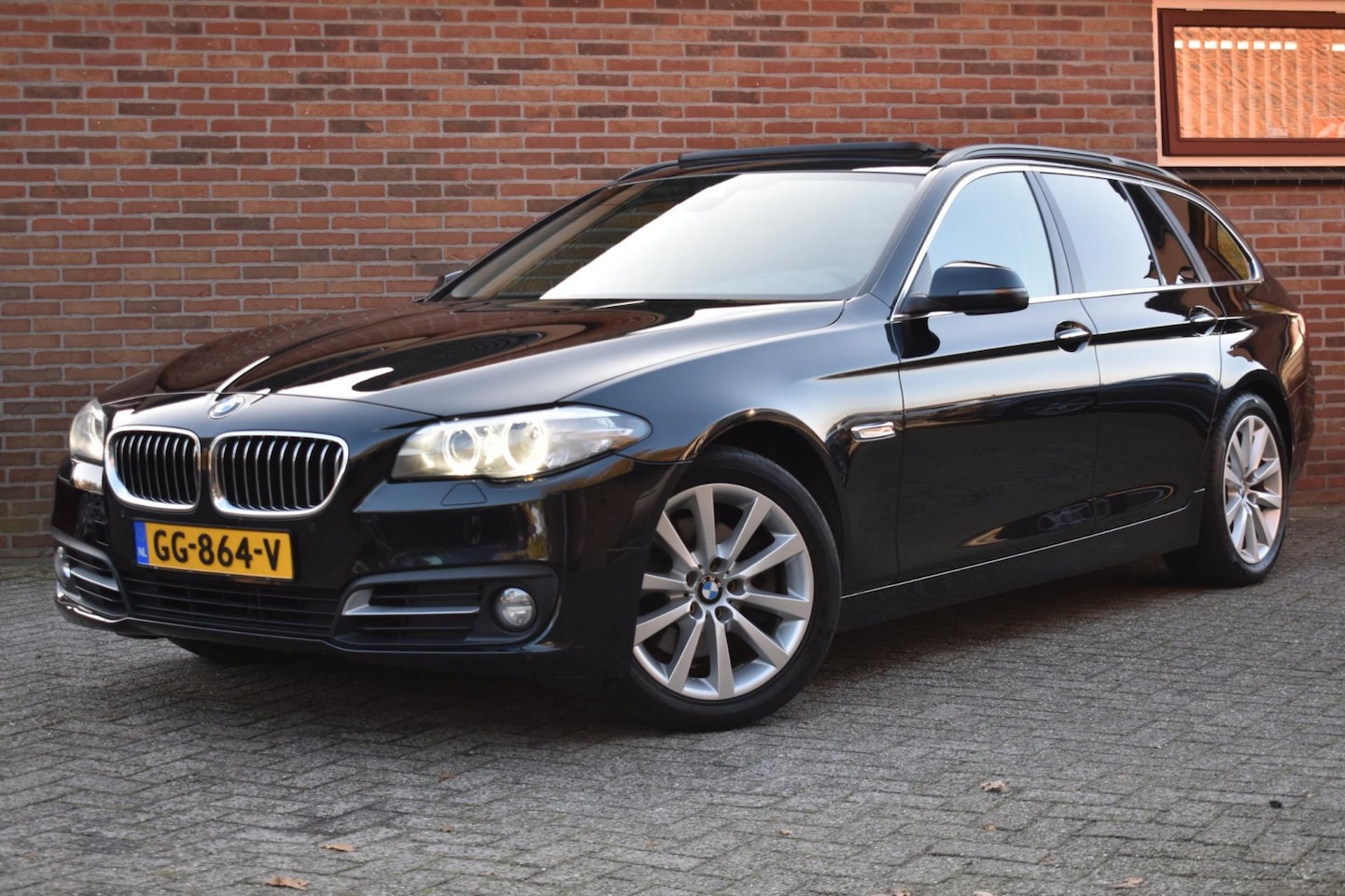 BMW 5-serie Touring - 520d High Executive '14 Pano Xenon Leder Clima Navi Cruise Inruil mogelijk - AutoWereld.nl