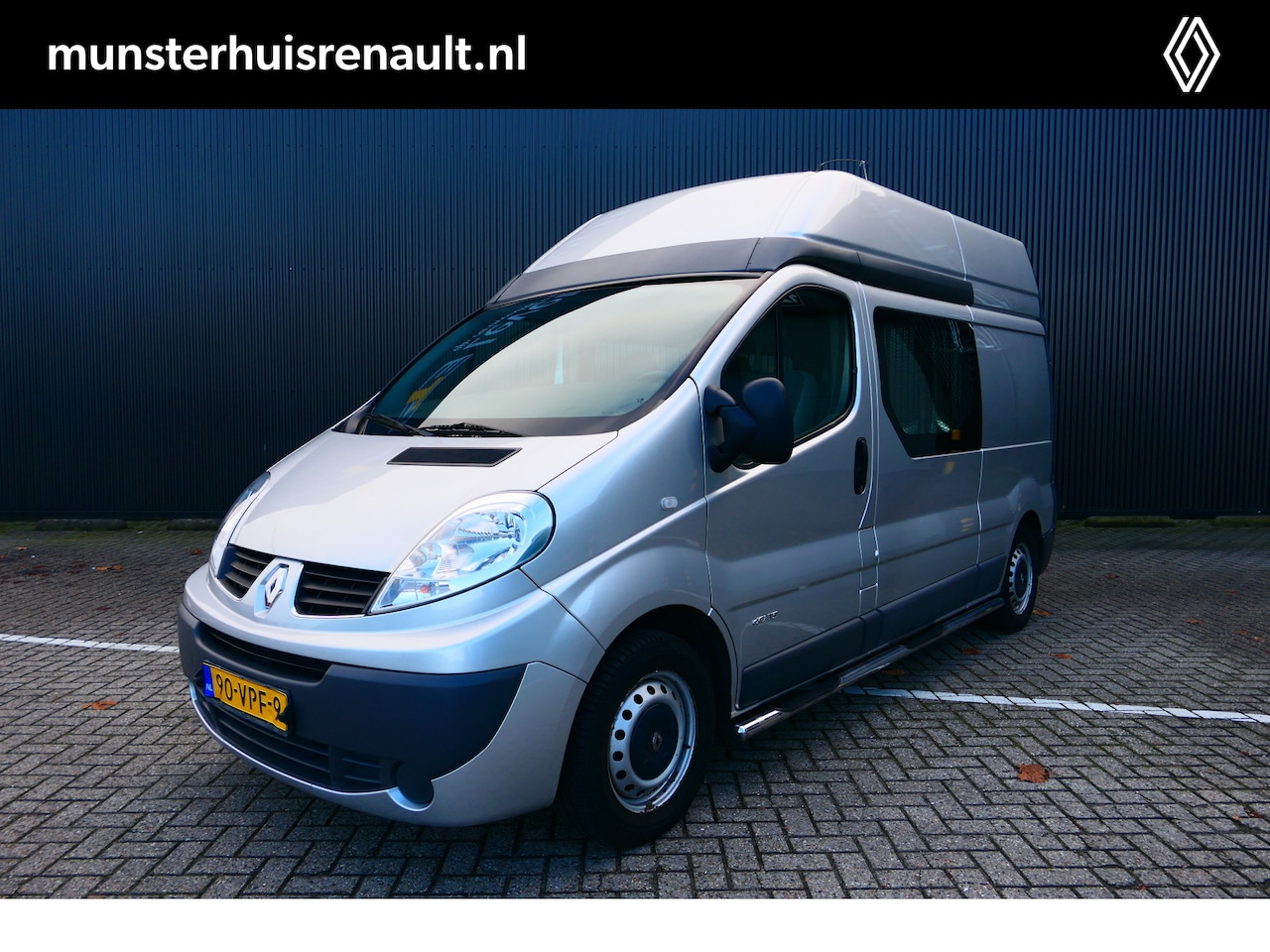 Renault Trafic - 2.0 dCi T29 L2H2 *Rolstoelbus* 3+1 DHollandia Lift, 1 stoel laadruimte, rails laadruimte - AutoWereld.nl