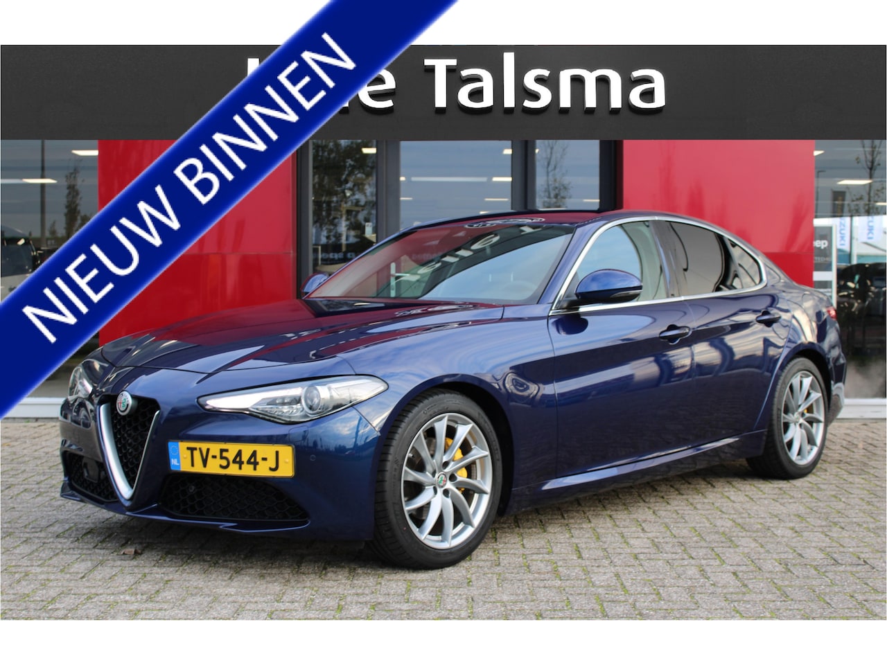 Alfa Romeo Giulia - 2.0T Super | Camera + PDC voor en achter | Stoel/stuurwiel verwarming | 18" Velgen - AutoWereld.nl