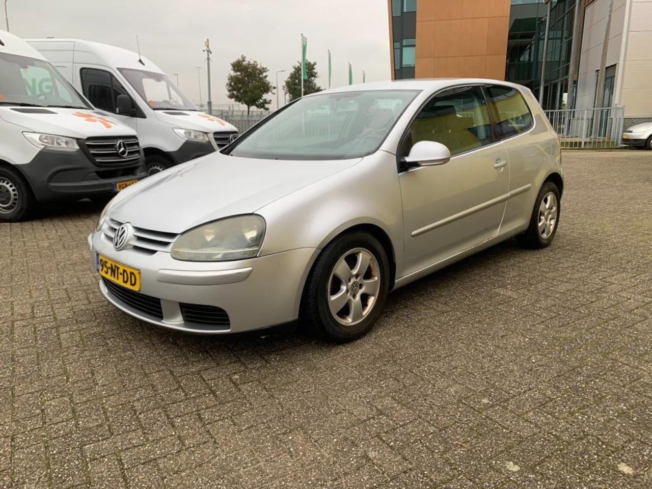 Volkswagen Golf - 1.4 Zilver 2004 Airco Cruise NAP! - AutoWereld.nl