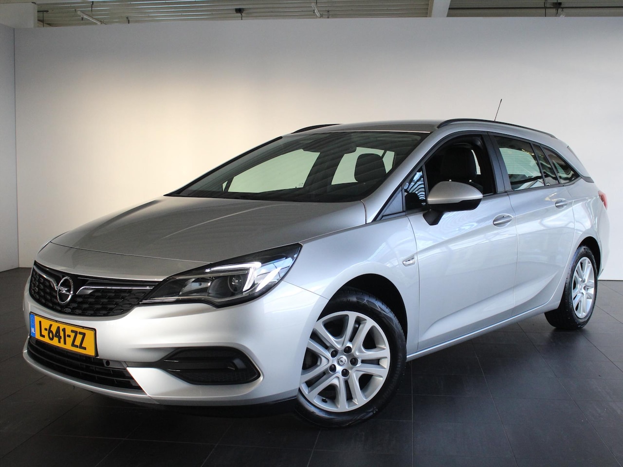 Opel Astra Sports Tourer - 1.4 Turbo Edition 145PK AUTOMAAT - AutoWereld.nl