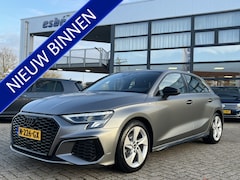 Audi A3 Sportback - 30 TFSI S Edition Navigatie Led koplampen S-Line Afn Trekhaak DAB Sportstoelen Clima + Cru