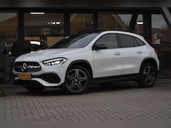 Mercedes-Benz GLA-Klasse - 250 e Solution AMG Line | NIGHT PAKKET | SFEERVERLICHTING | NAP | KEYLESS GO | PANORAMADAK