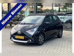 Toyota Aygo - 1.0 VVT-i x-play AUTOMAAT CARPLAY CAMERA 31938KM