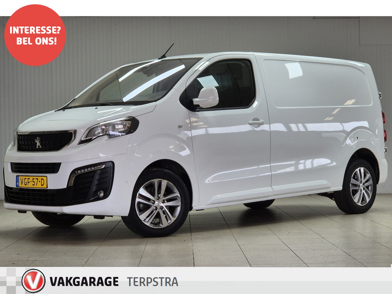 Peugeot Expert - 2.0 BlueHDI 120 Standard Asphalt/ Zij-Schuifdeur Rechts/ 3-PERS/ Trekhaak!/ Apple+Android/ - AutoWereld.nl