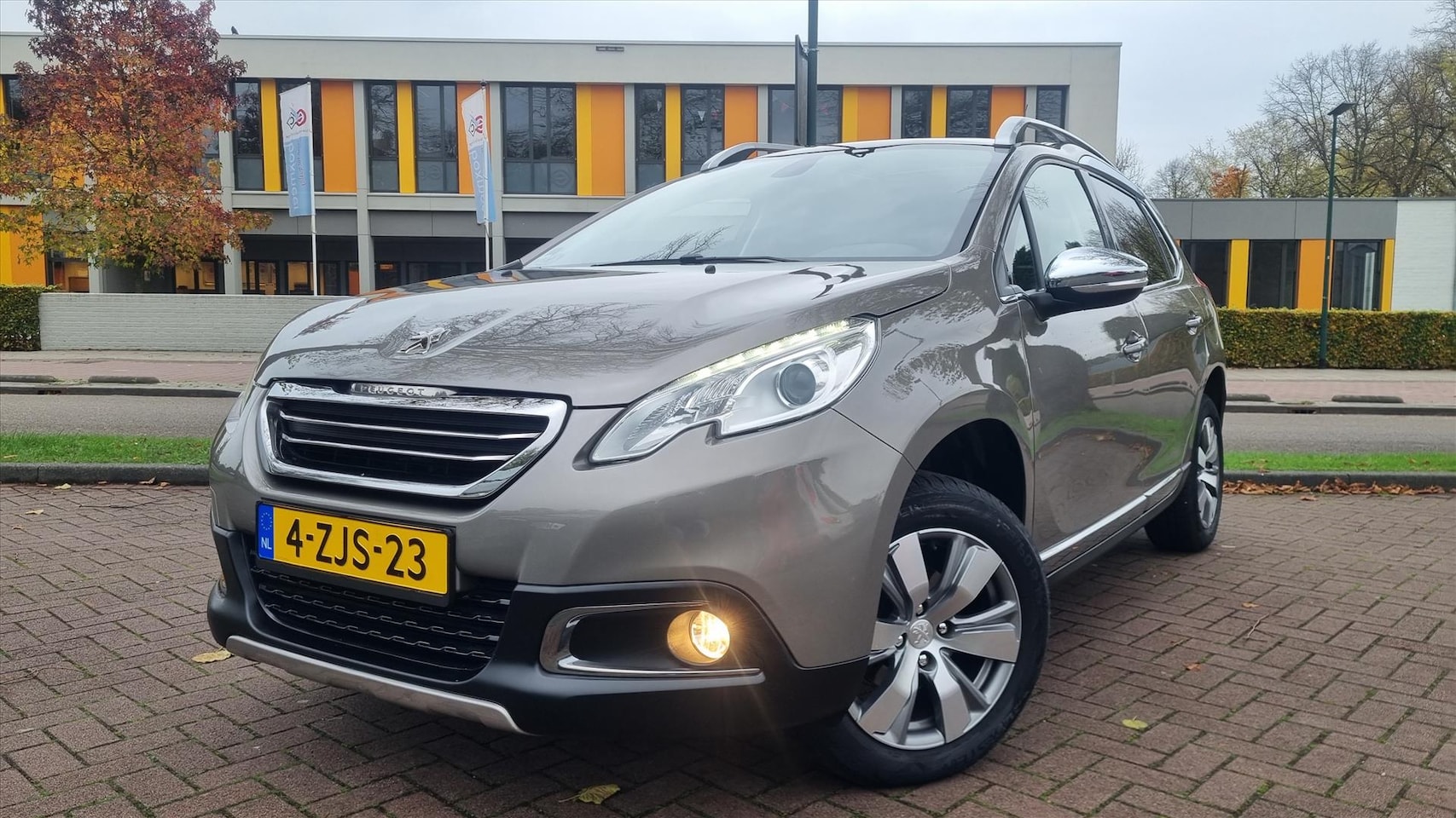 Peugeot 2008 - 1.2i Allure 1e eigenaar/ Panodak/Zeer mooi!!/ - AutoWereld.nl