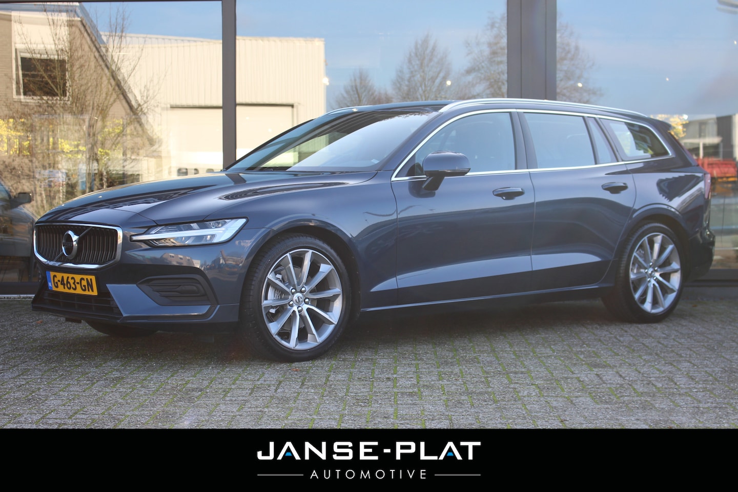 Volvo V60 - 2.0 T4 AUT Momentum Pro Pilot Ass | Leder | - AutoWereld.nl