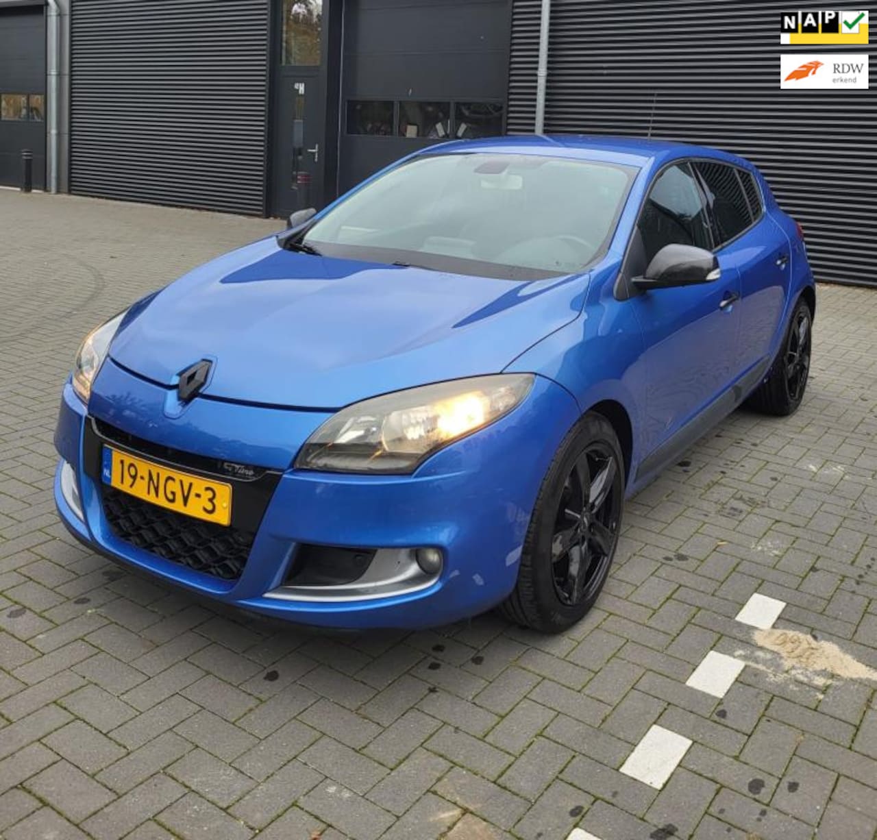 Renault Mégane - 1.4 TCe GT-Line 1.4 TCe GT-Line, Clima, Navi, Keyless - AutoWereld.nl