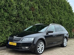 Skoda Octavia Combi - 1.8 TSI Style CarPlay Trekhaak