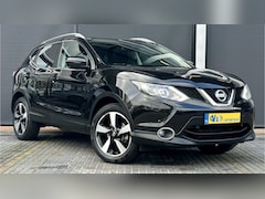 Nissan Qashqai - 1.2 N-Connecta Panorama dak / Cruiscontrol / 360 camera