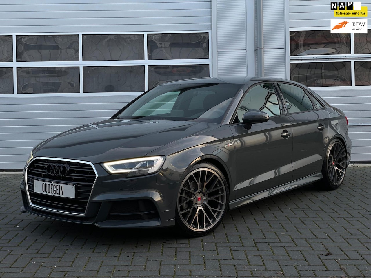 Audi A3 Limousine - 35 TFSI CoD Sport / Virtual / 3X S-LINE / Half Leder / - AutoWereld.nl