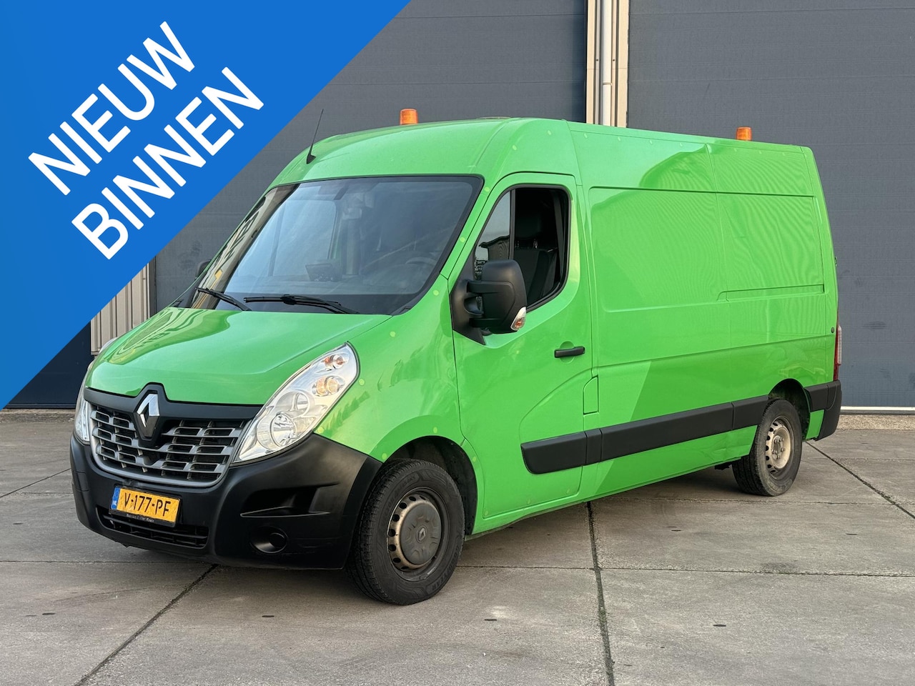 Renault Master - T35 2.3 dCi L2H2 AIRCO / CRUISE CONTROLE / NAVI / TREKHAAK / EURO 6 - AutoWereld.nl