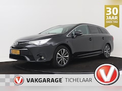 Toyota Avensis Touring Sports - 1.8 VVT-i SkyView Edition | Trekhaak | Panoramadak | Dealer Ond. | Climate Control | Camer