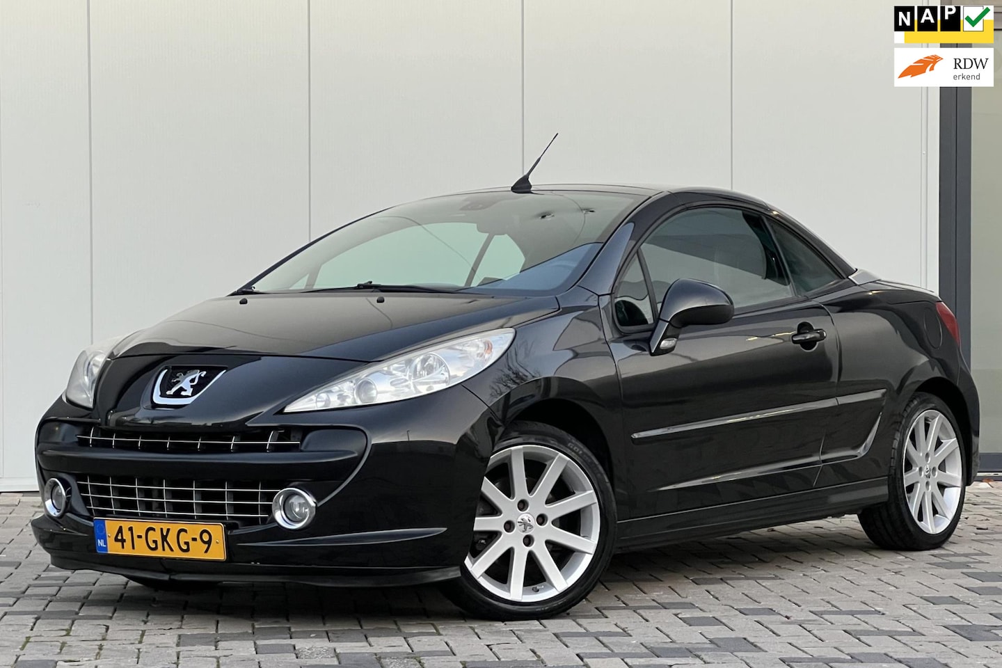 Peugeot 207 CC - 1.6-16V T Roland Garros CABRIO AIRCO LEER DEALER ONDERHOUD - AutoWereld.nl