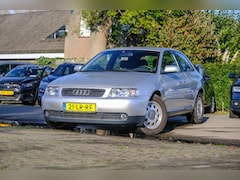 Audi A3 - 1.6 Attraction RIJKLAAR NIEUWE APK TREKHAAK