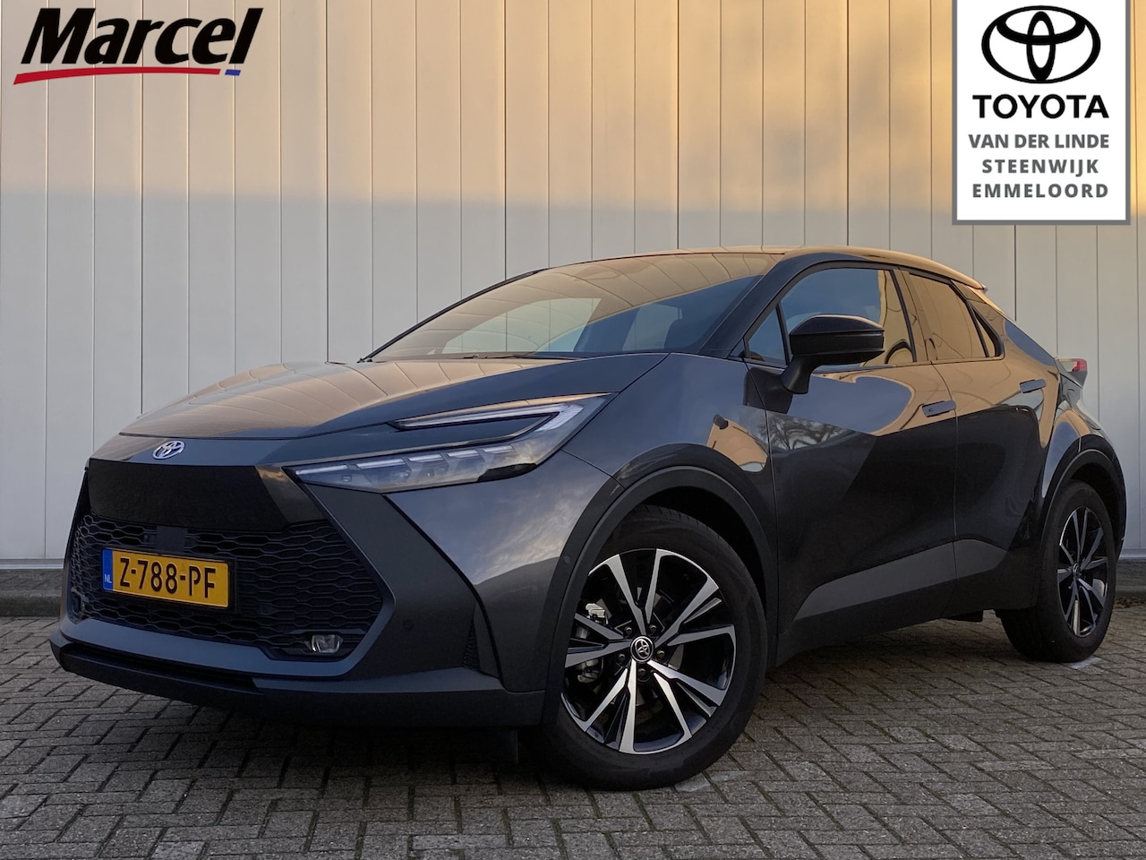 Toyota C-HR - 1.8 Hybrid 140 First Edition NL Auto 360 Camera Parkeersensoren Navi Carplay Keyless - AutoWereld.nl