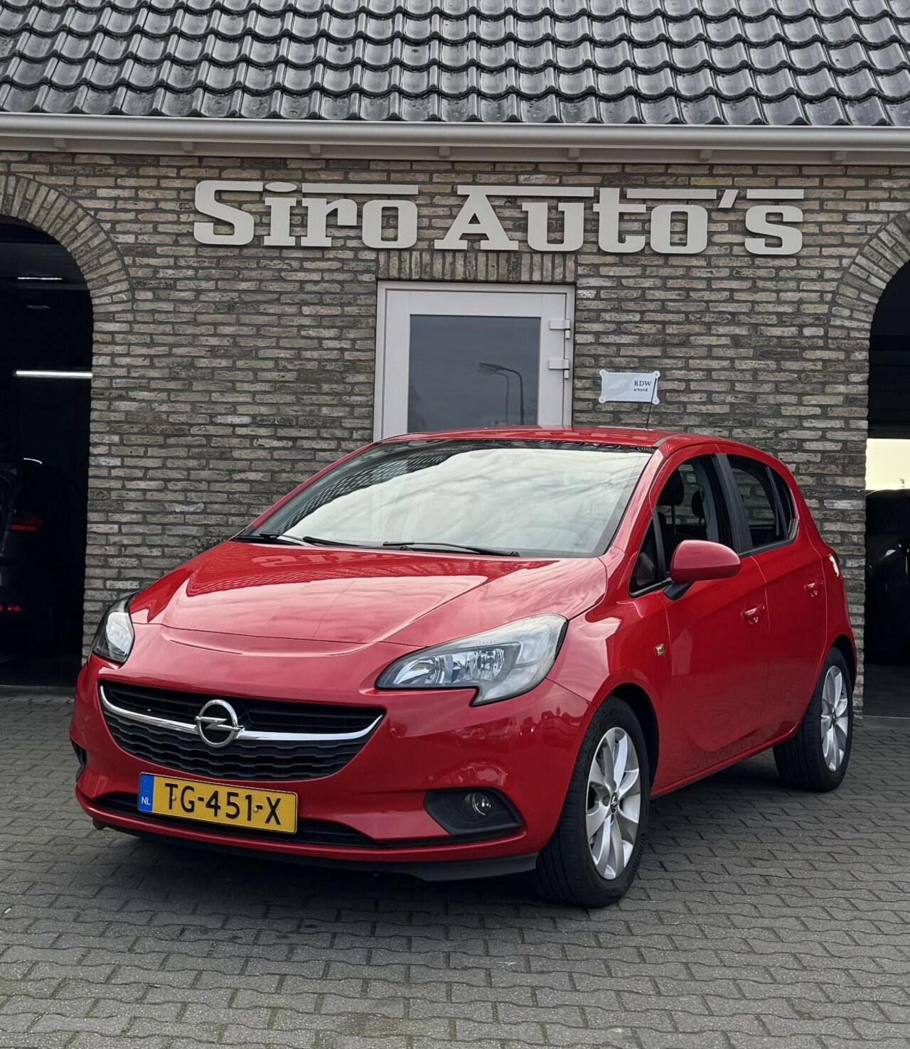 Opel Corsa - 1.4 Favourite Bj 2018 5 deurs in nieuwe staat - AutoWereld.nl