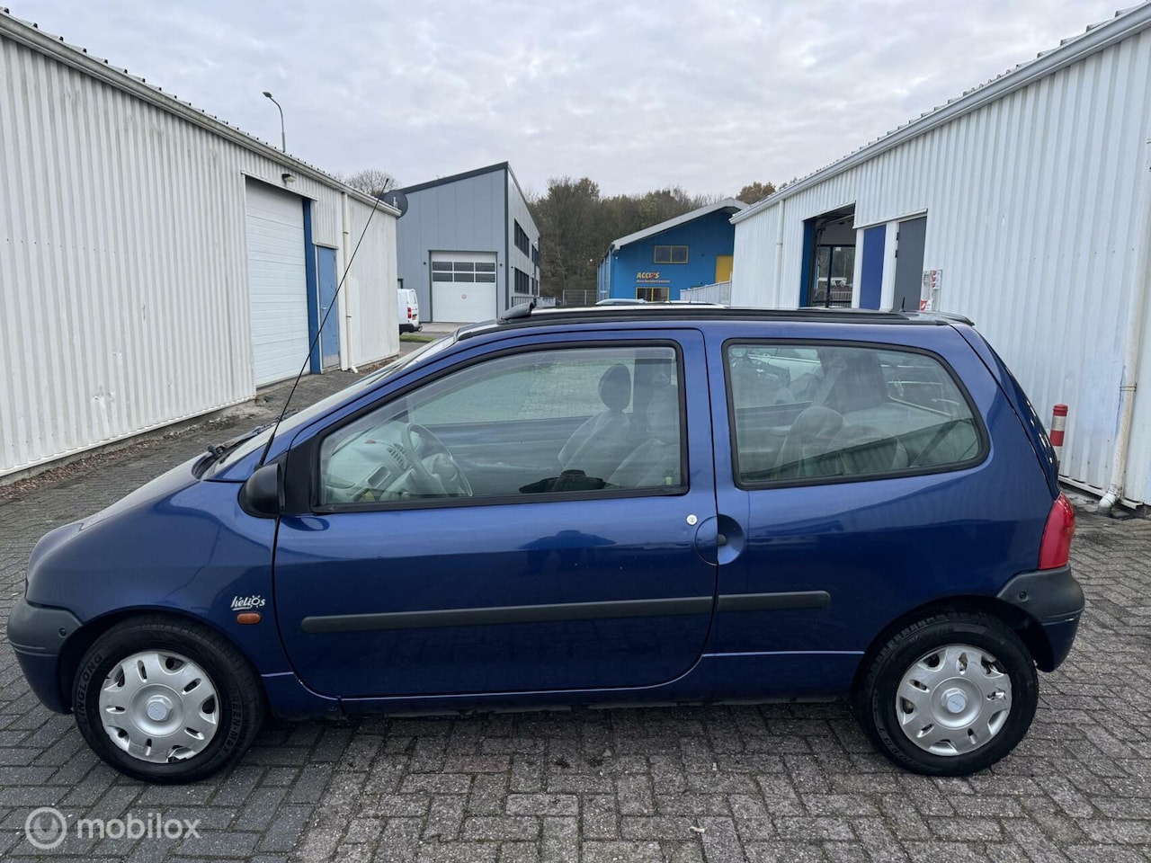 Renault Twingo - 1.2 Hélios | Pano / Open Dak | Lage KM | APK - AutoWereld.nl