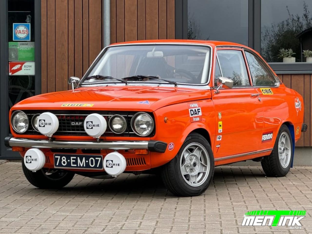 DAF 66 - 66 SUPER LUXE COUPE RALLY NIEUWSTAAT - AutoWereld.nl