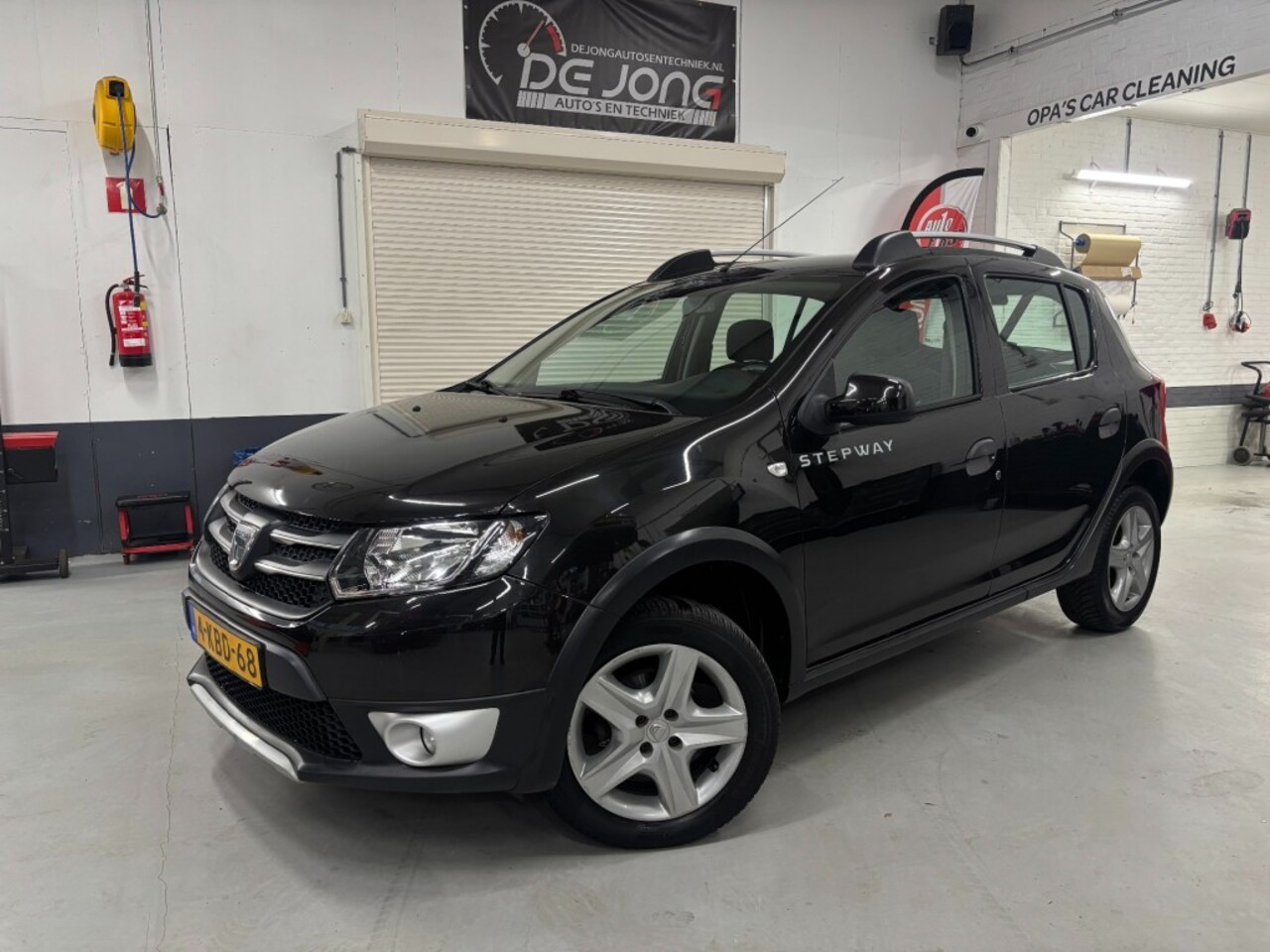 Dacia Sandero Stepway - 0.9 TCE STEPWAY, NAVI/MEDIA systeem, Cruise Ctrl, Airco, PDC - AutoWereld.nl