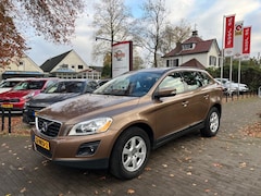 Volvo XC60 - 2.4D AWD 4X4 / NAVI / AFN. TREKHAAK / CRUISE CTR. / AIRCO-ECC