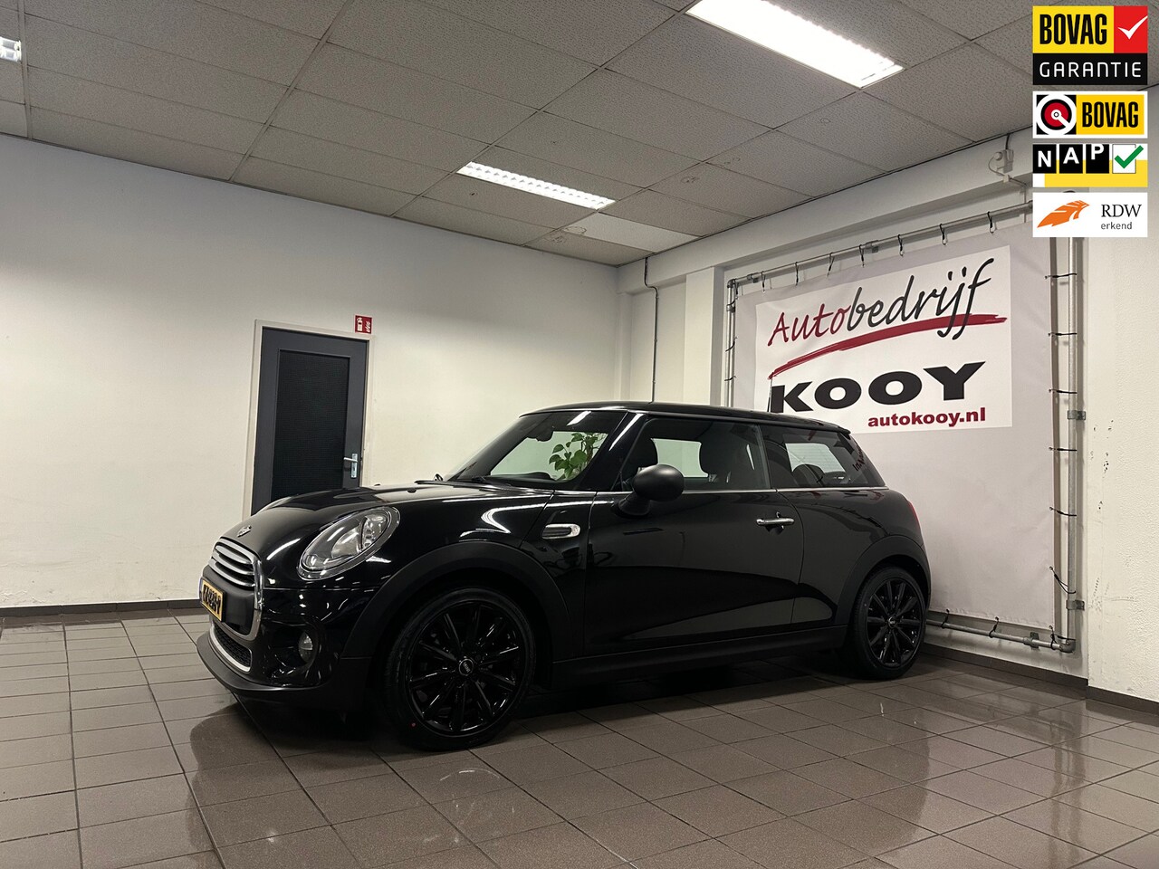 MINI One - Mini 1.2 Salt Business * Navigatie / Cruise control / LM Velgen / NL Auto * - AutoWereld.nl