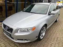 Volvo V70 - 2.5FT R-Design 230PK LEER / XENON / TREKHAAK / PDC