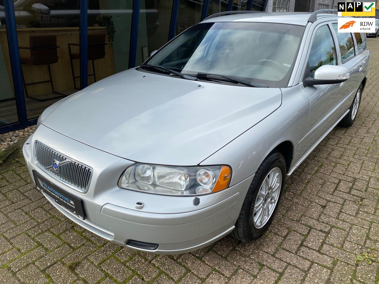 Volvo V70 - 2.4 Edition Classic 170PK Automaat Youngtimer - AutoWereld.nl