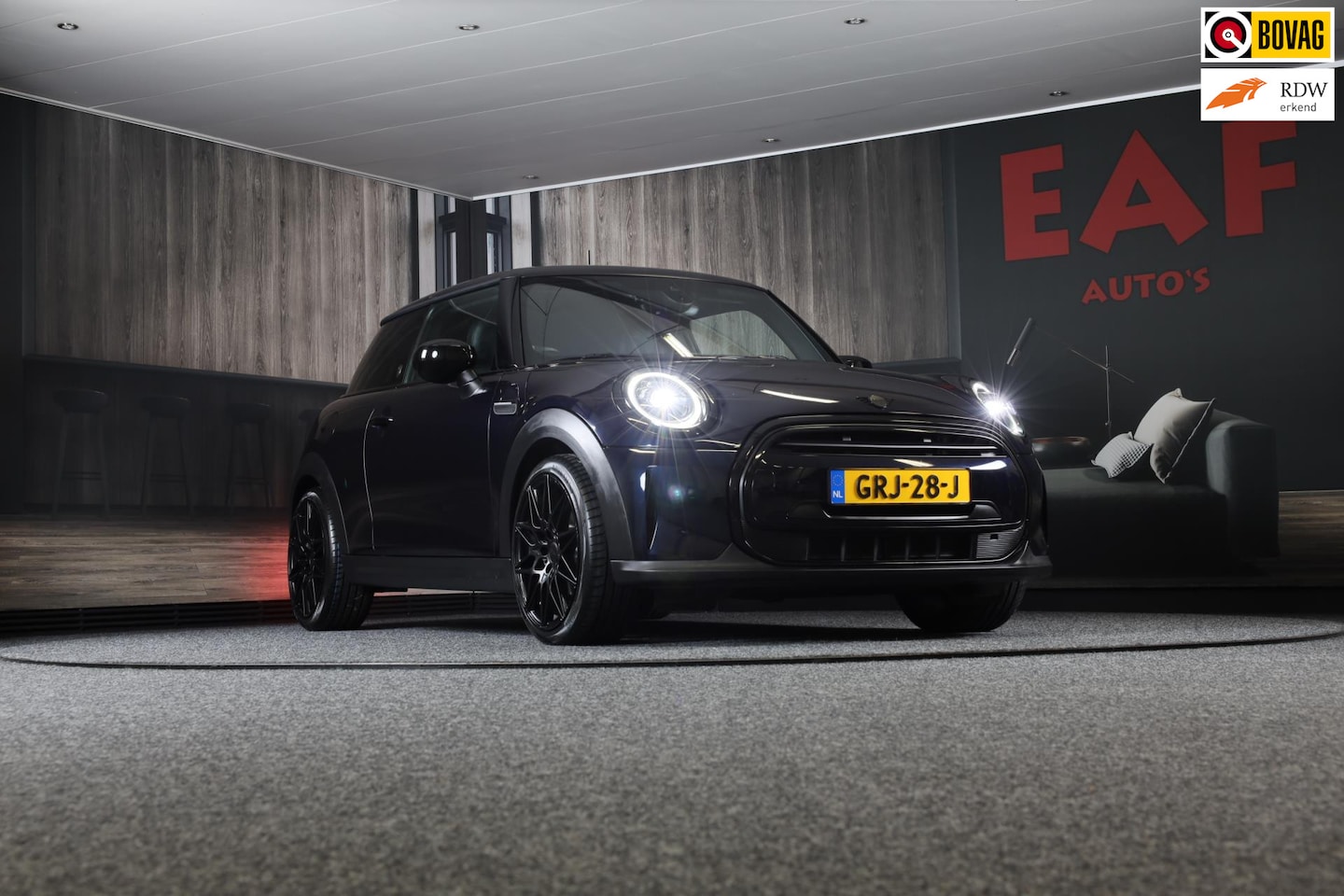 MINI Cooper - Mini 1.5 Camden Plus Edition / AUT / Navi / Ecc / Elek Pakket / Camera / Digital Cockpit / - AutoWereld.nl