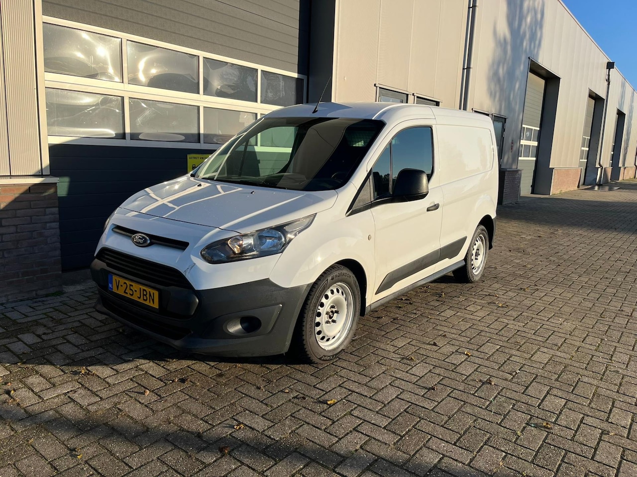 Ford Transit Connect - MARGE 1.0 Ecoboost L1 1 JAAR APK 6-12M GARANTIE - AutoWereld.nl