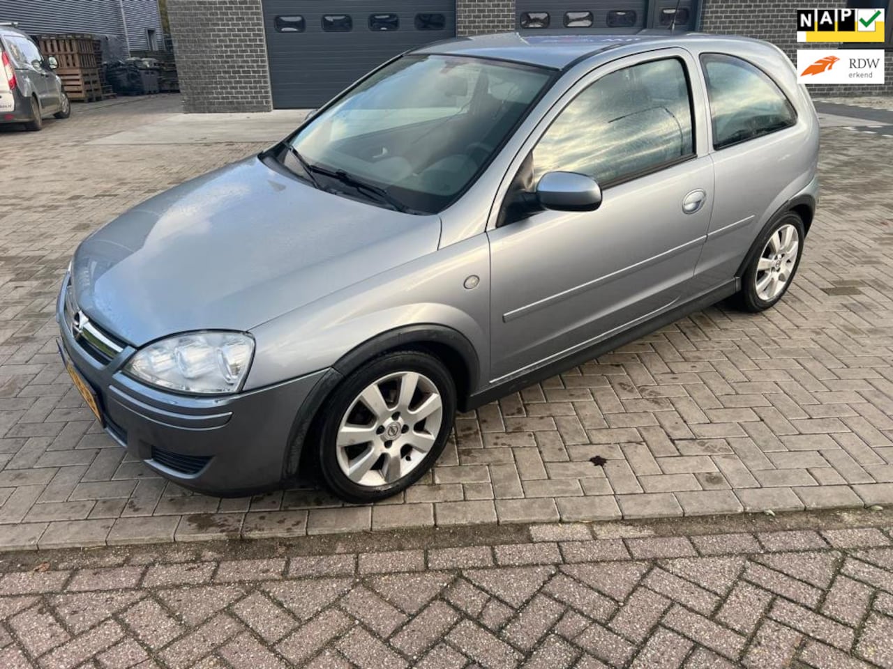 Opel Corsa - 1.2-16V Silverline Airco Nw apk - AutoWereld.nl