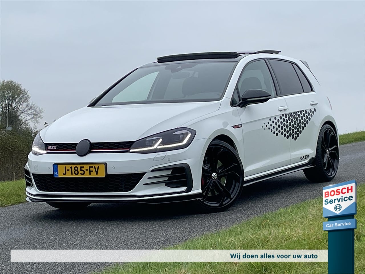 Volkswagen Golf - 7.5 2.0 TSI GTI TCR 400PK / Pano / Milltek / Keyless / Virtual Cockpit / Camera / Navi / S - AutoWereld.nl