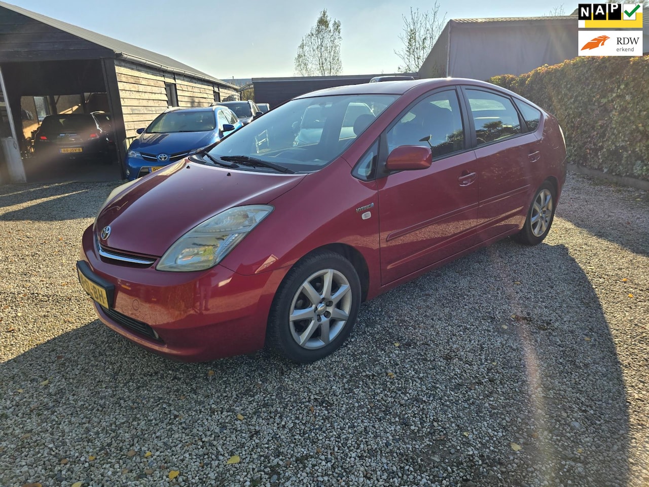 Toyota Prius - 1.5 VVT-i Business Edition Leer/Navi/136000KM - AutoWereld.nl