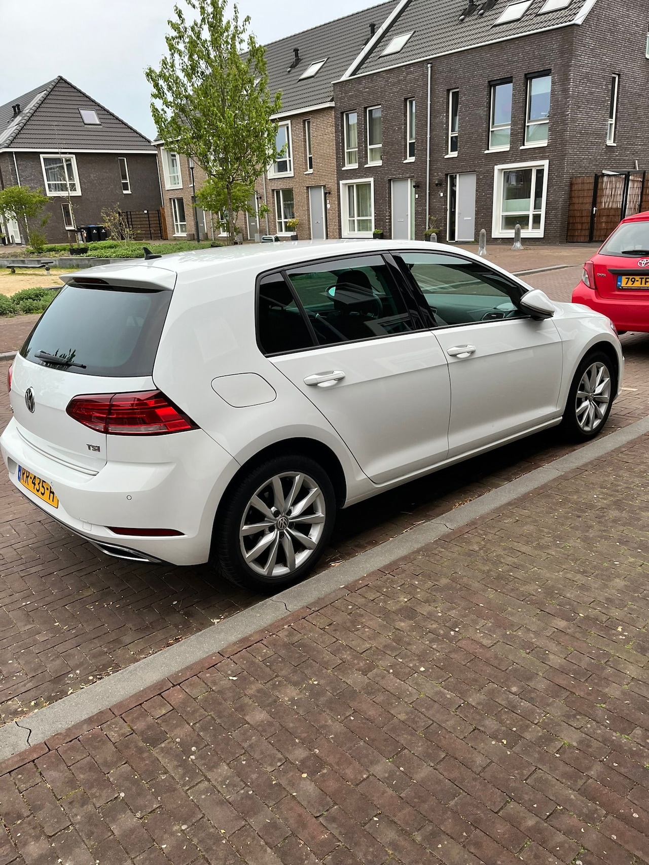 Volkswagen Golf - 1.0 TSI Highline - AutoWereld.nl