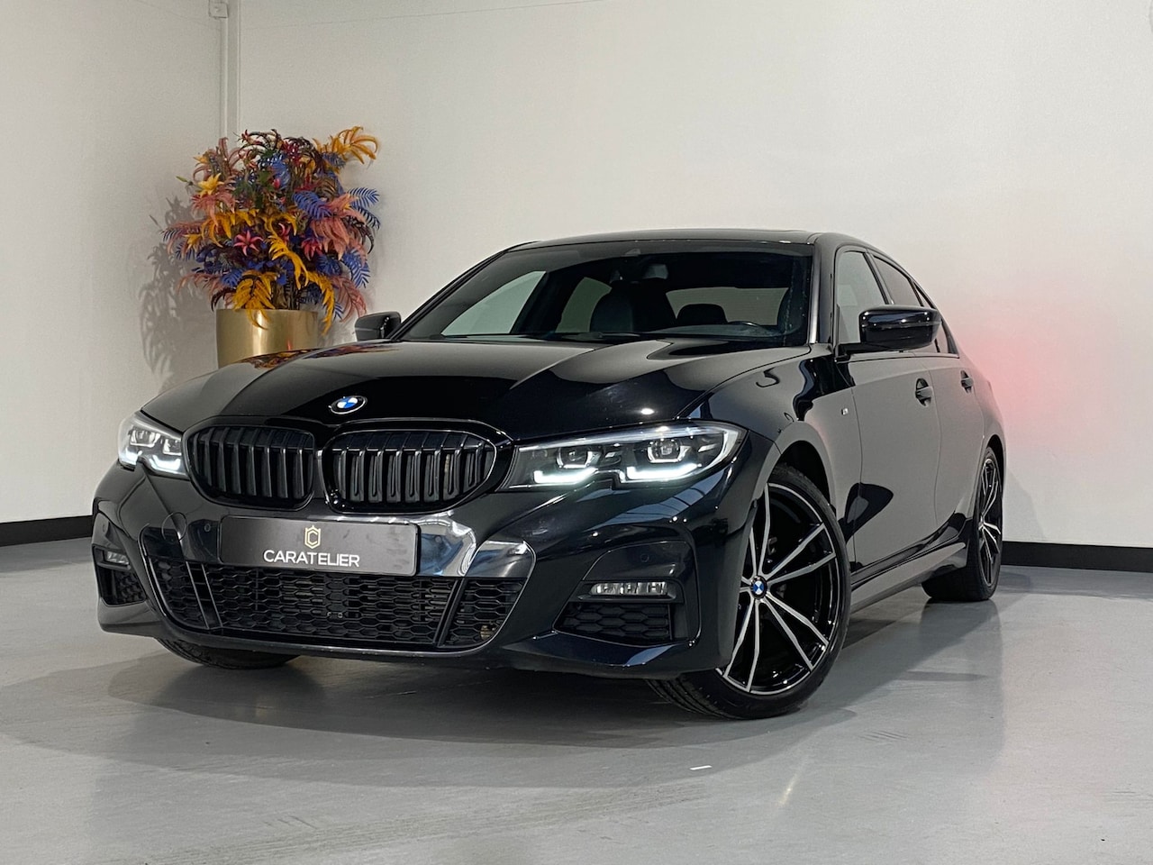 BMW 3-serie - High Executive / M-pakket / Schuifdak / 19 Inch - AutoWereld.nl