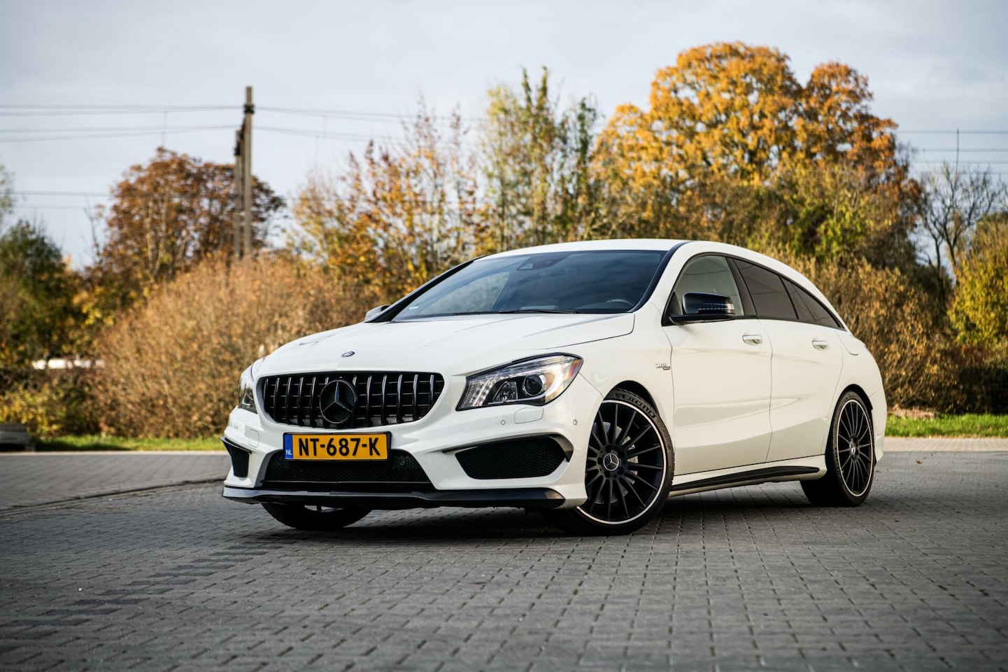 Mercedes-Benz CLA-klasse Shooting Brake - AMG 45 4MATIC OrangeArt Edition - AutoWereld.nl