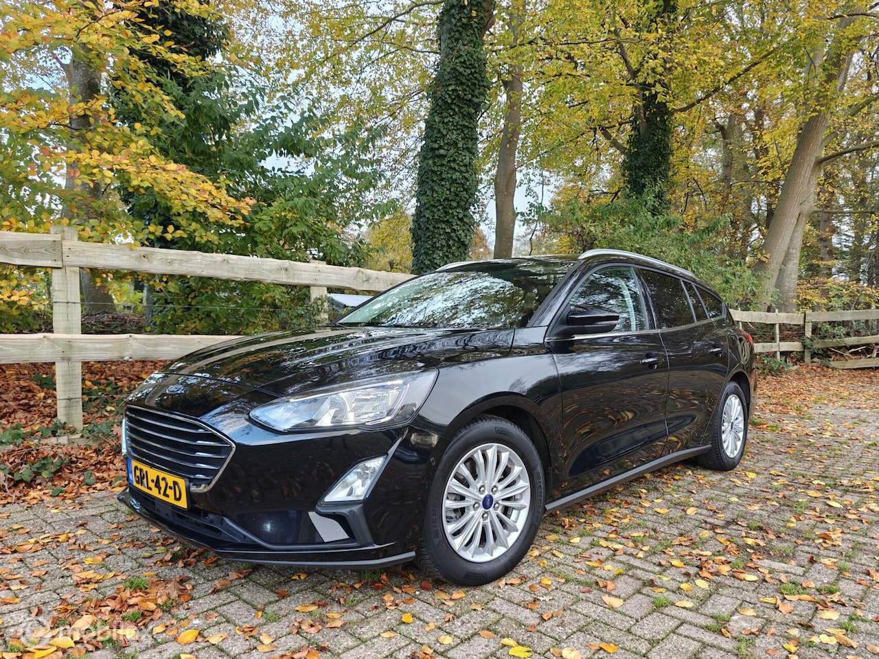 Ford Focus Wagon - 1.0 EcoBoost Titanium 1.0 EcoBoost Titanium,Panoramadak,Vol opties - AutoWereld.nl